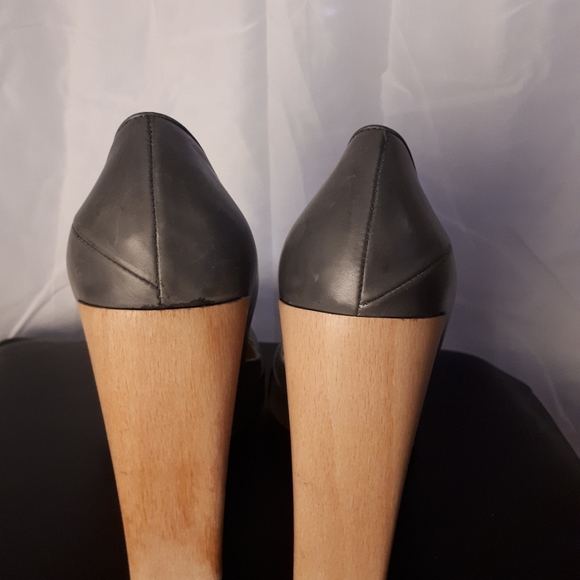 Grey heels - Picture 4 of 5